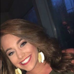 Meet your Posher, Claire